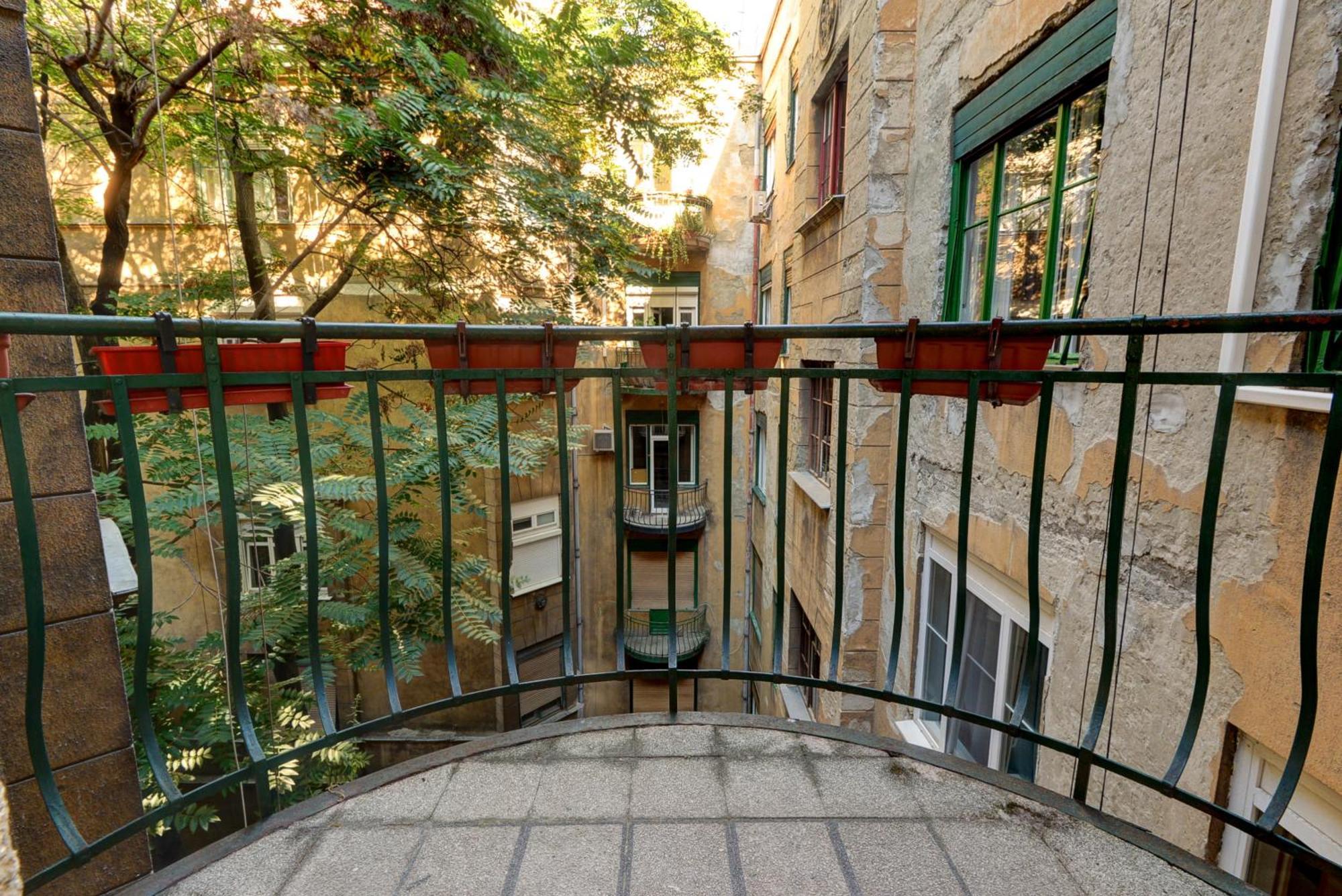 Monochrome Chic Apartments R613 Budapest Exterior photo